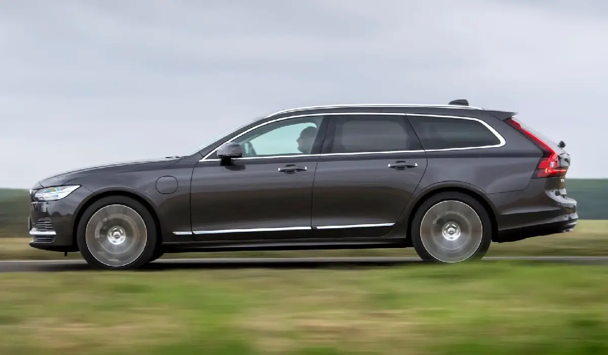 Volvo - V90 Cross Country D5 Inscription - Luxury SUV Car Rentals - Preowned SUV Car - Exclusive Concierge Club.webp